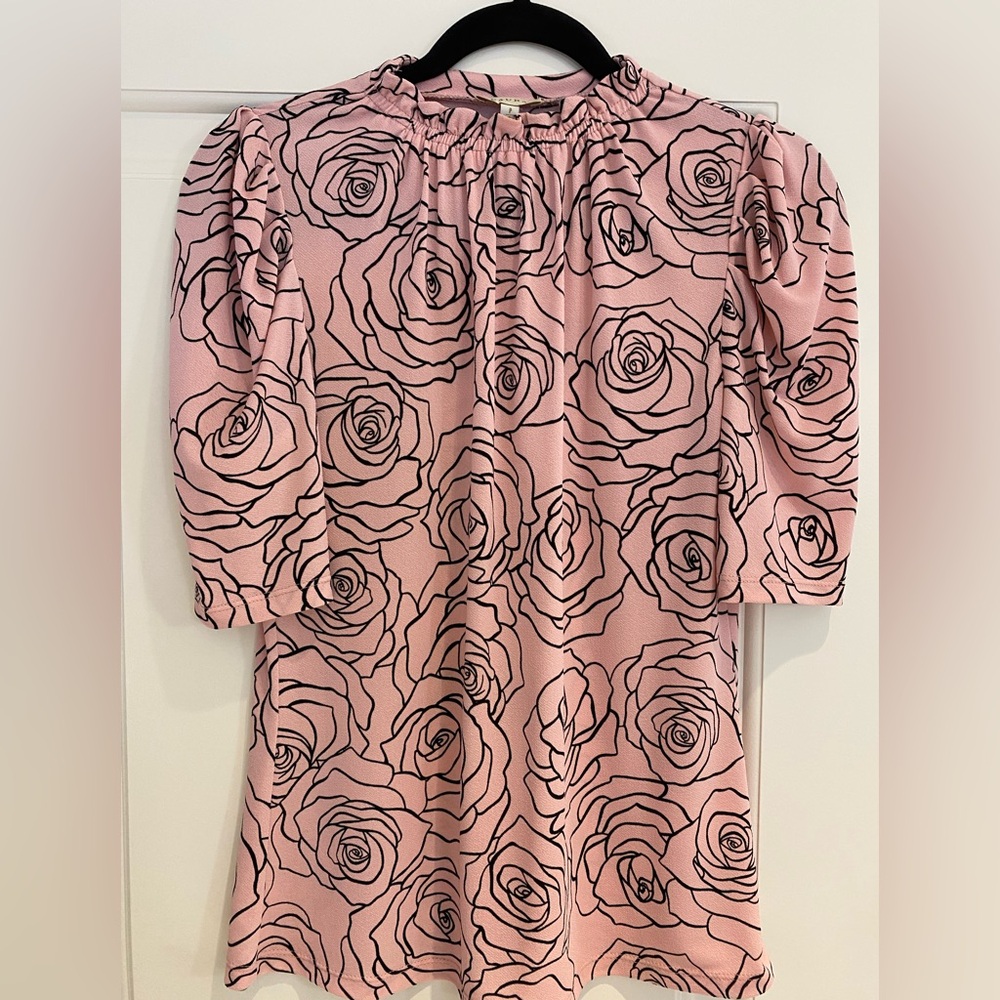 Laura Short Sleeve Top - Pink with black roses - Size Small